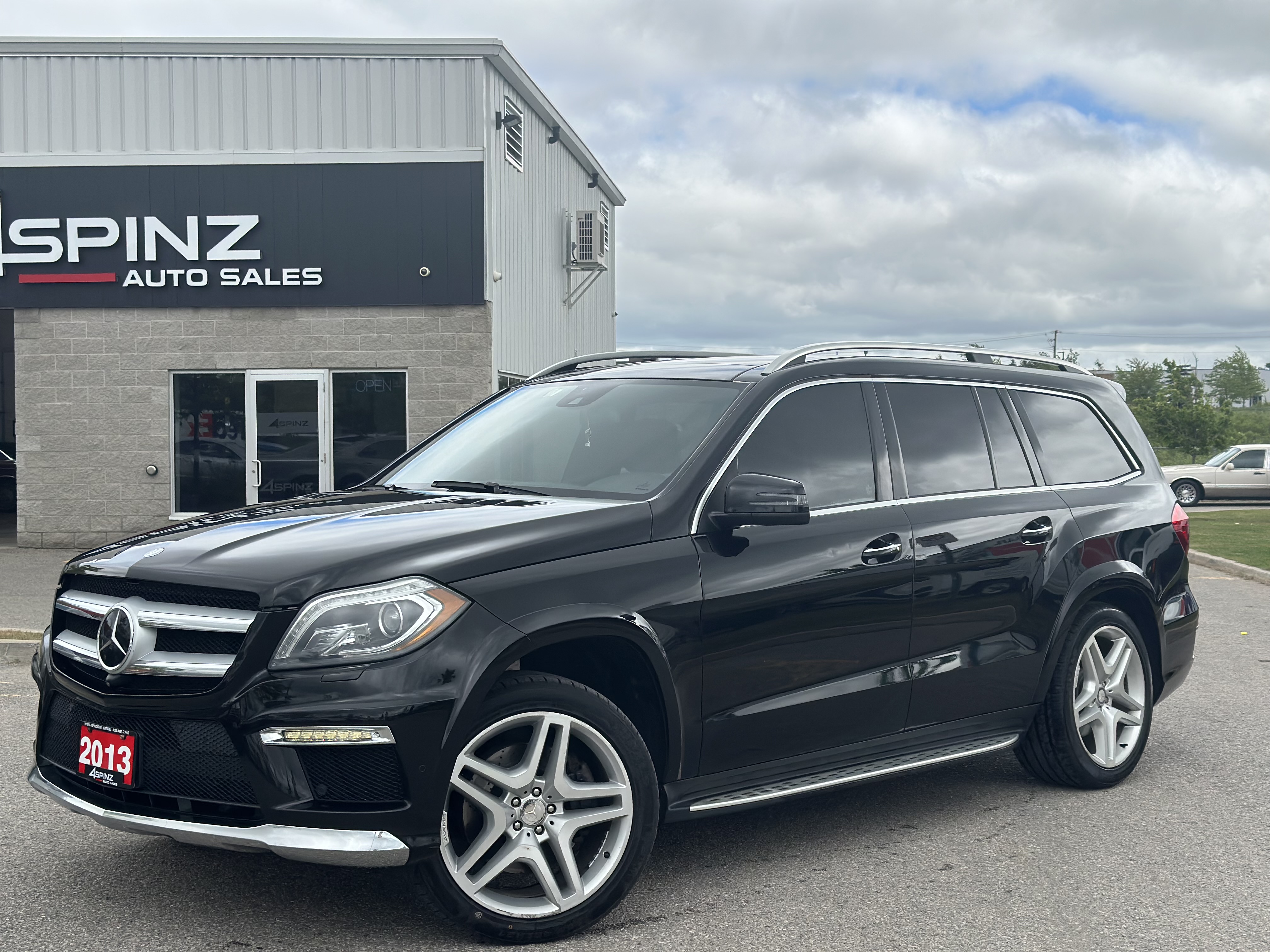 2013 Mercedes-Benz GL550 4MATI...