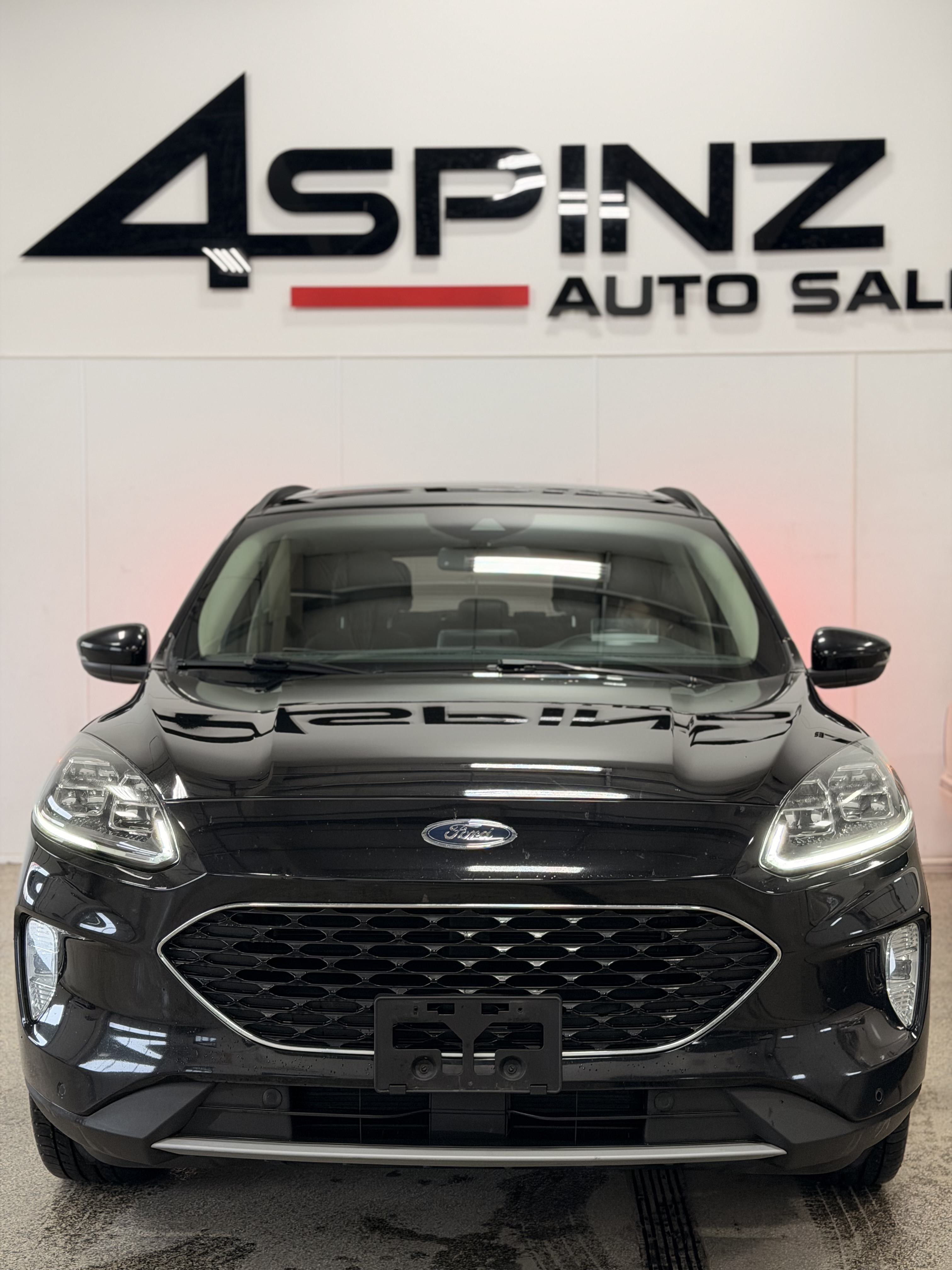 2020 Ford Escape Titanium Hybrid AW...